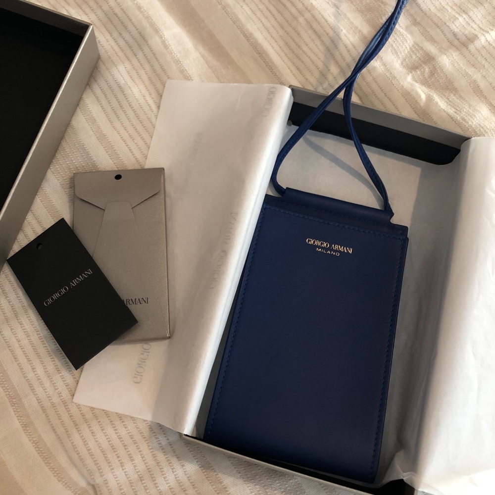 NEW Giorgio Armani Phone Case Purse 💙